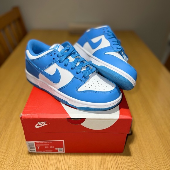 Nike | Shoes | Nike Dunk Low Unc 22 Size 7 Mens | Poshmark